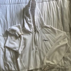 white crop hoodie from hollister 🤍